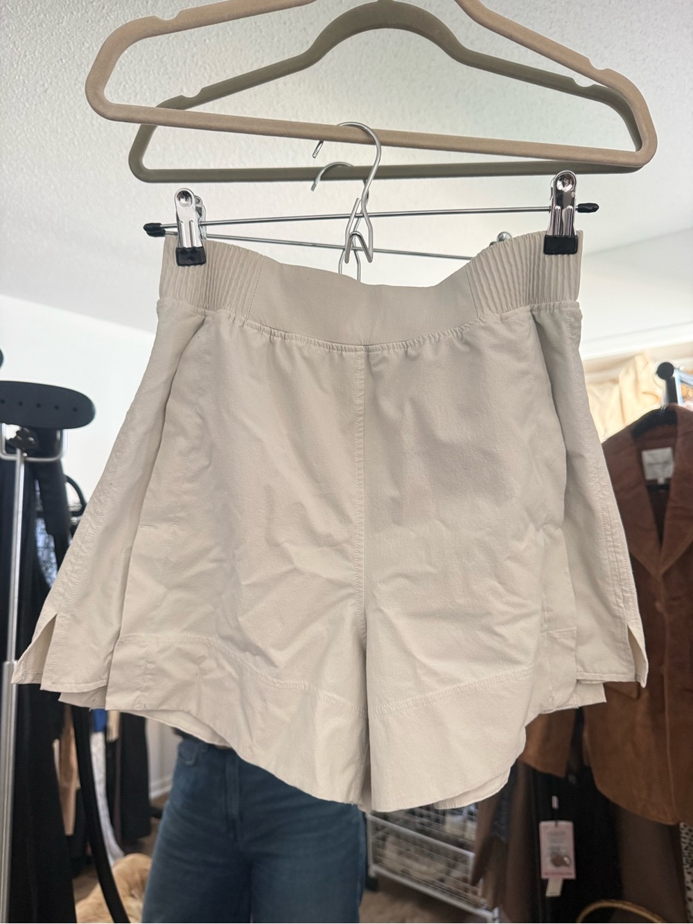 Lululemon Women's Elastic-Waist Cream Shorts